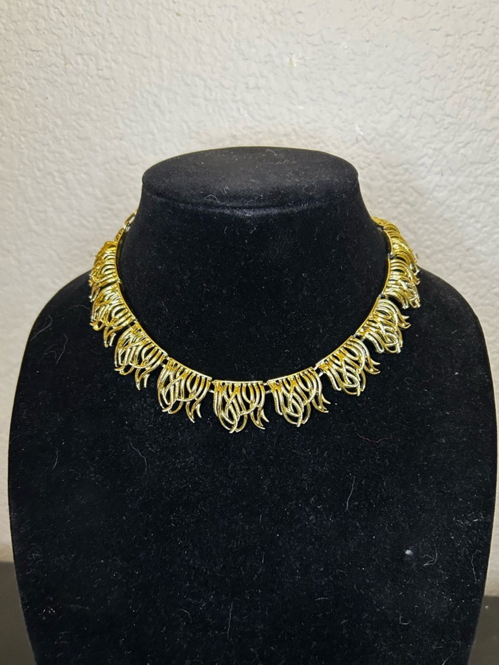 Coro Gold Statement Collar Necklace - Elegant Women’s Jewelry